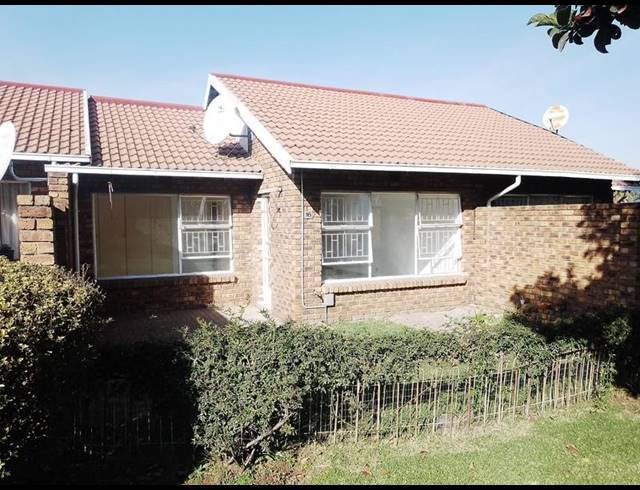 1 BEDROOM TOWNHOUSE FOR SALE IN WITFIELD